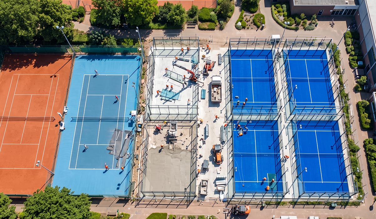 tenis kortundan padel kortuna